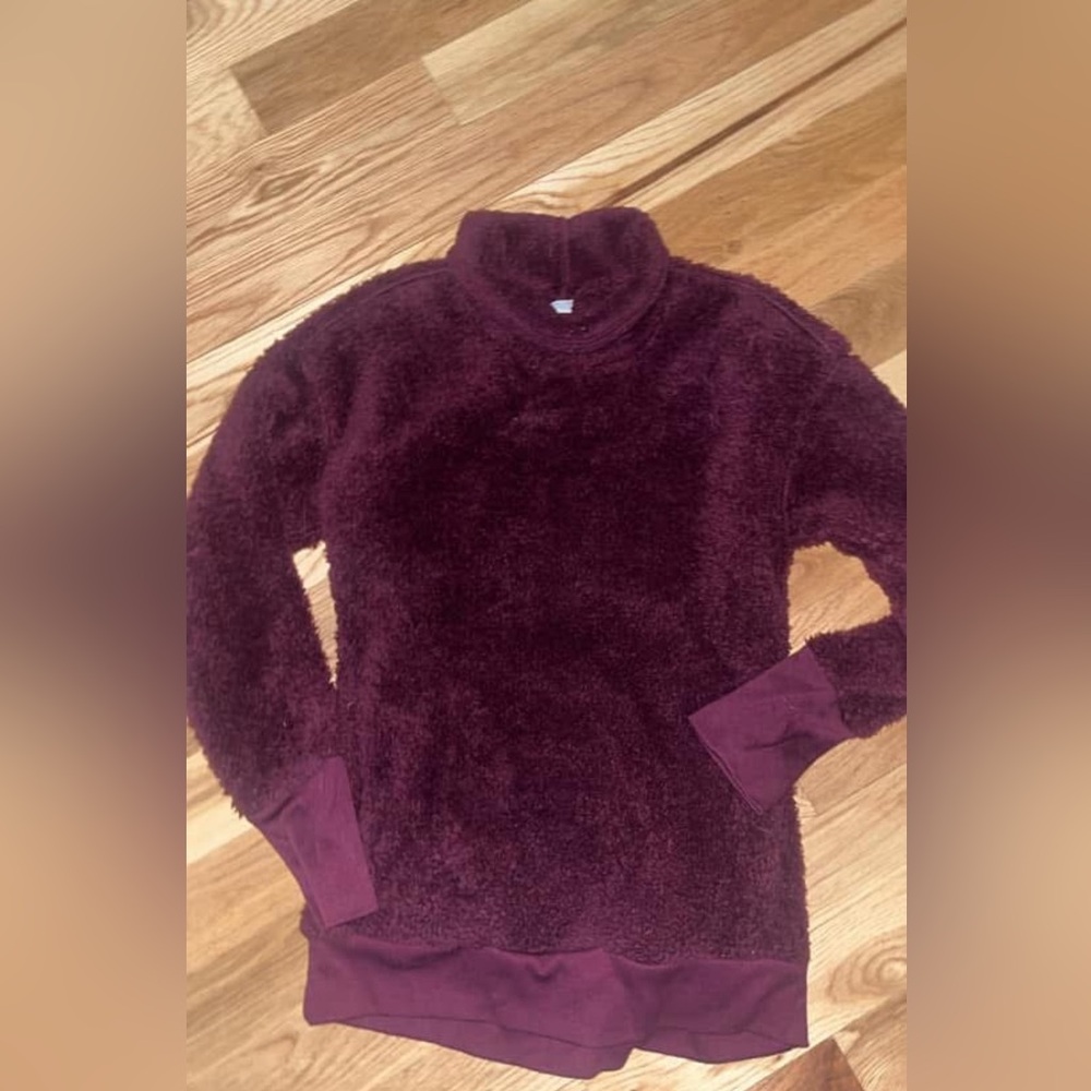 Rbx small fuzzy pullover